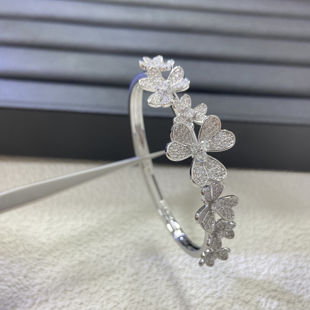 Van Cleef & Arpels Alhambra Multi-Flower Bangle