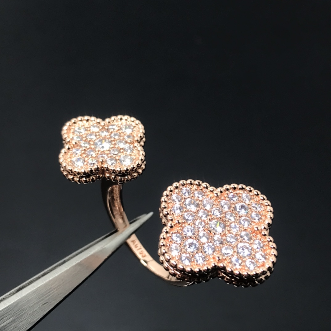 Van Cleef & Arpels Four-Leaf Clover Ring