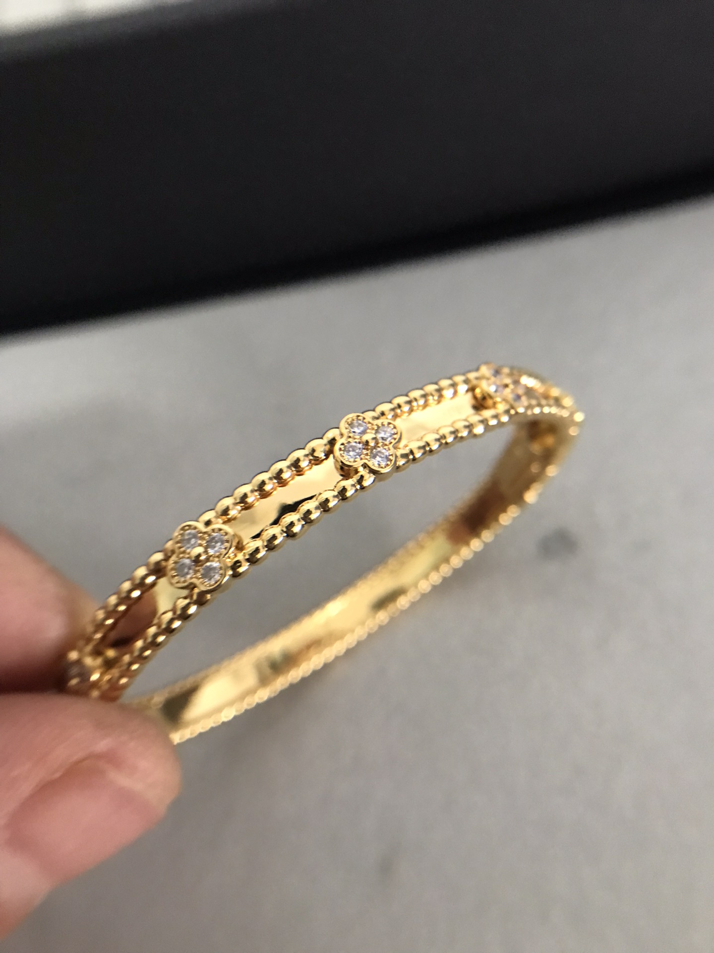 Van Cleef & Arpels Narrow Kaleidoscope Bangle