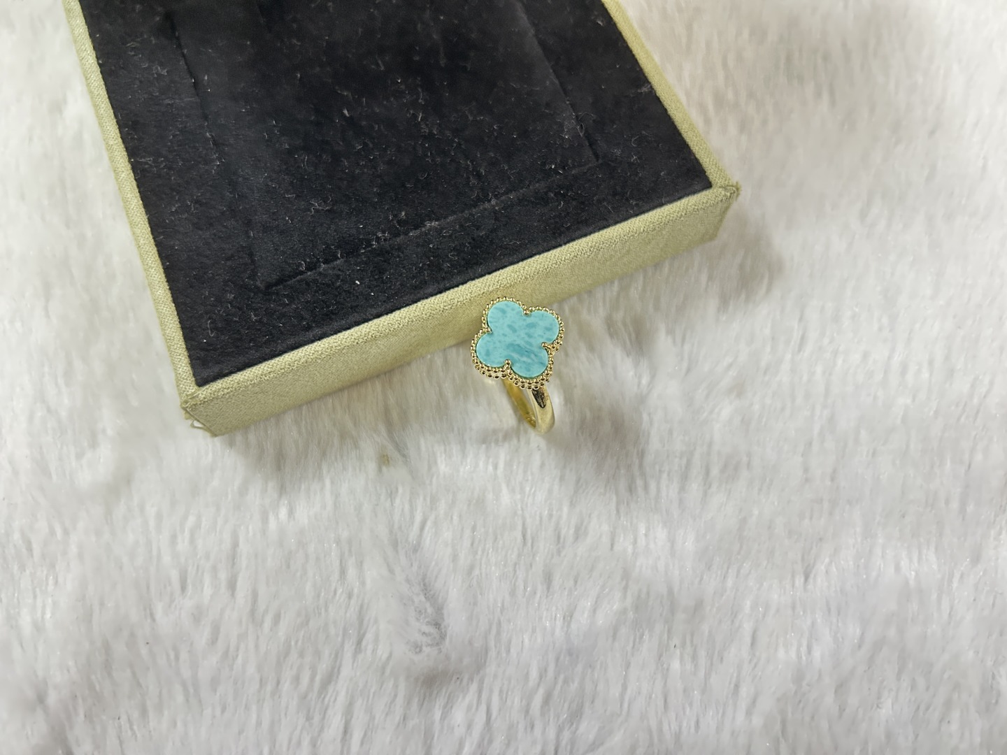 Van Cleef & Arpels mint blue four-leaf clover ring