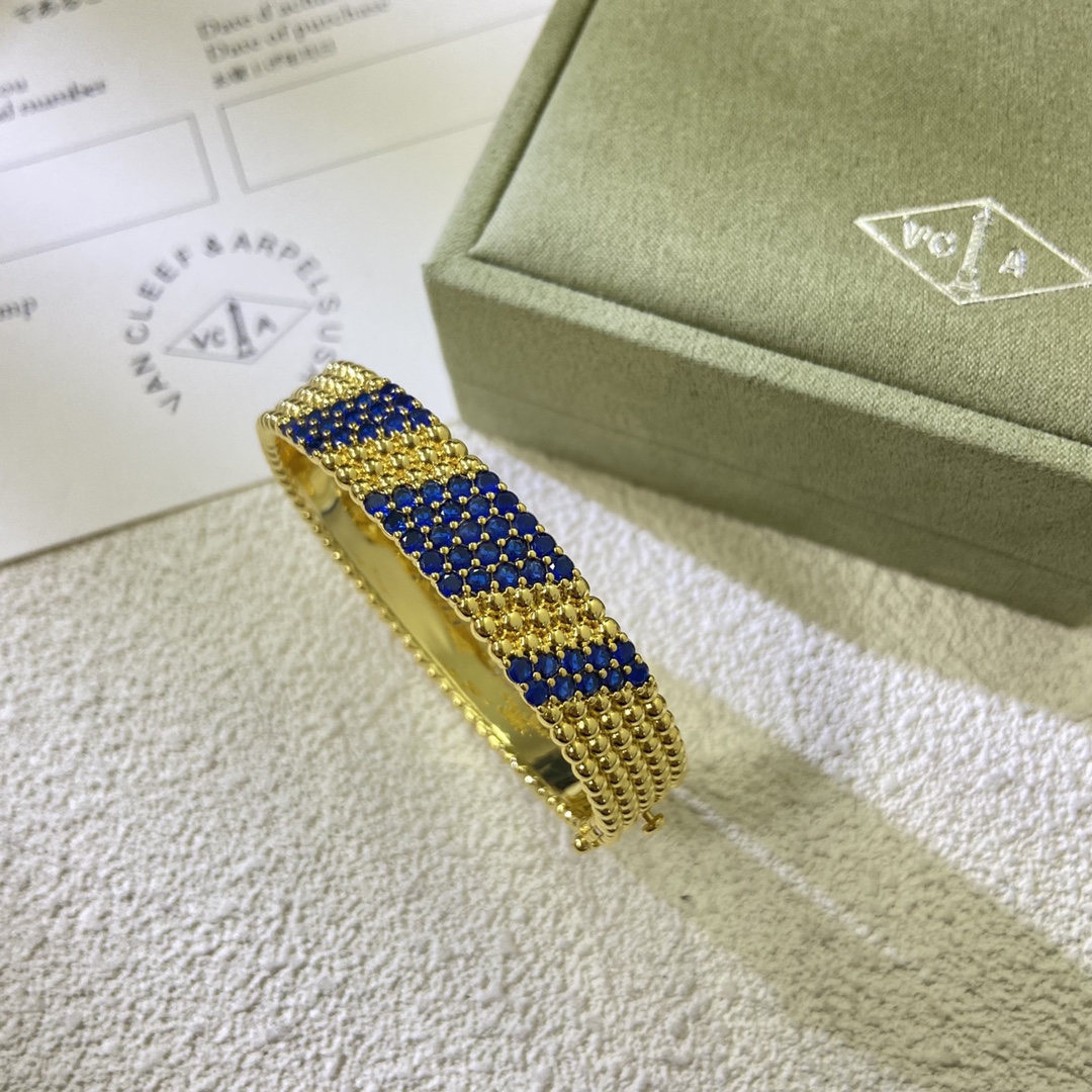 Van Cleef & Arpels diamond-set bangle