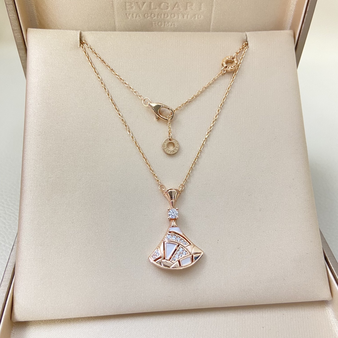 Bulgari necklace New diamond-encrusted skirt mother-of-pearl necklace