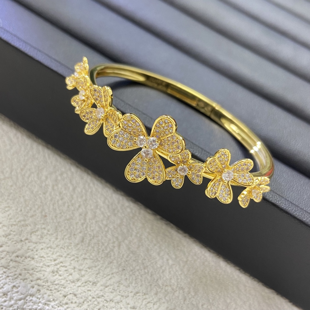 Van Cleef & Arpels Alhambra Multi-Flower Bangle