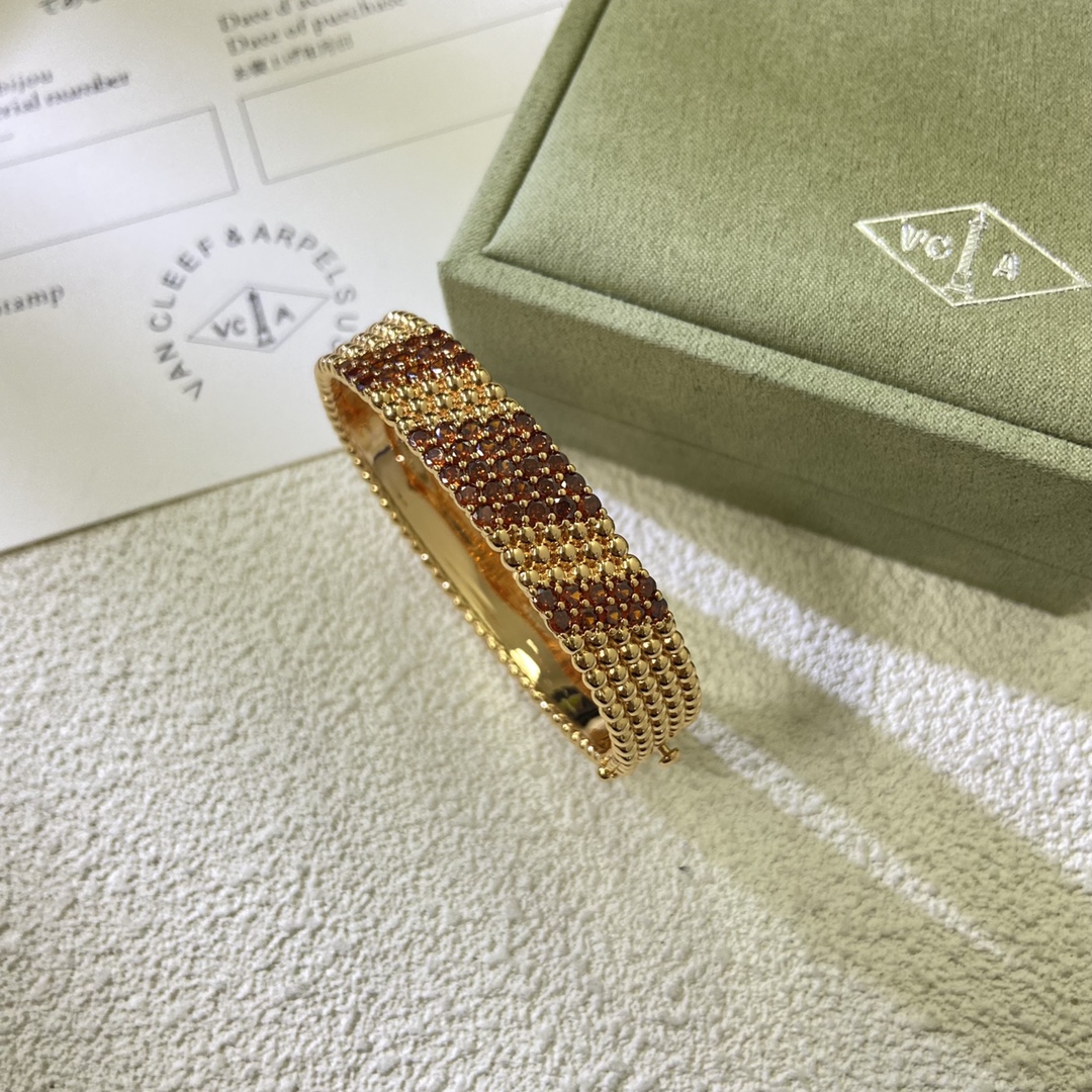Van Cleef & Arpels diamond-set bangle