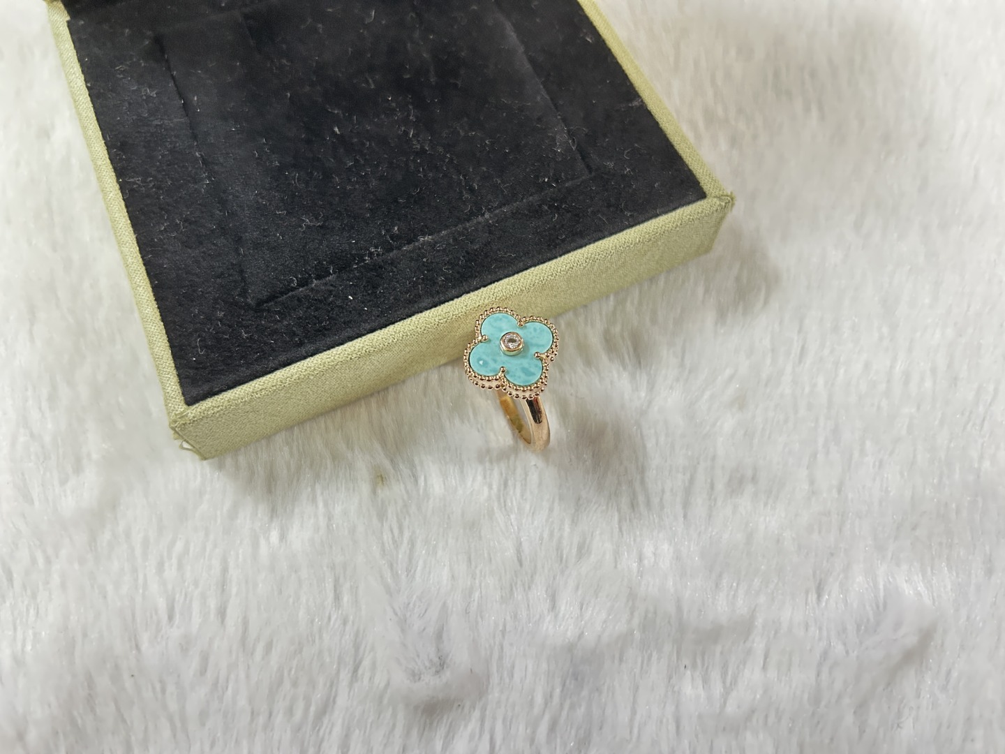 Van Cleef & Arpels mint blue four-leaf clover ring