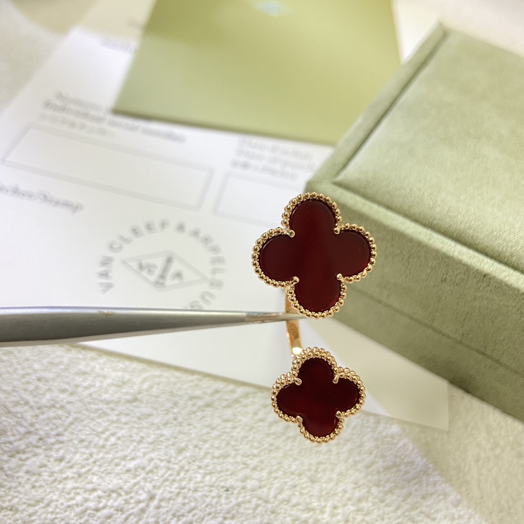 Van Cleef & Arpels Four-Leaf Clover Ring