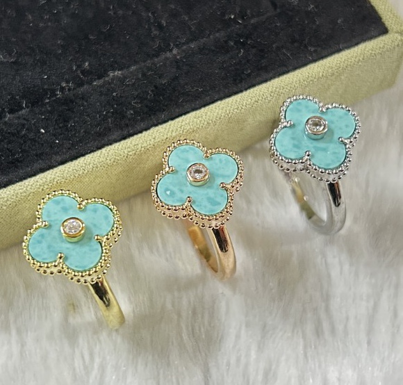 Van Cleef & Arpels mint blue four-leaf clover ring