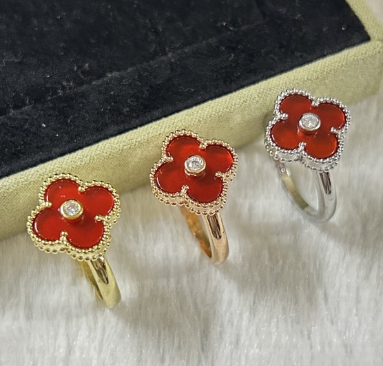 Van Cleef & Arpels carnelian four-leaf clover ring