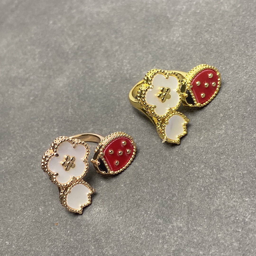 Van Cleef & Arpels Four-Leaf Clover Ring