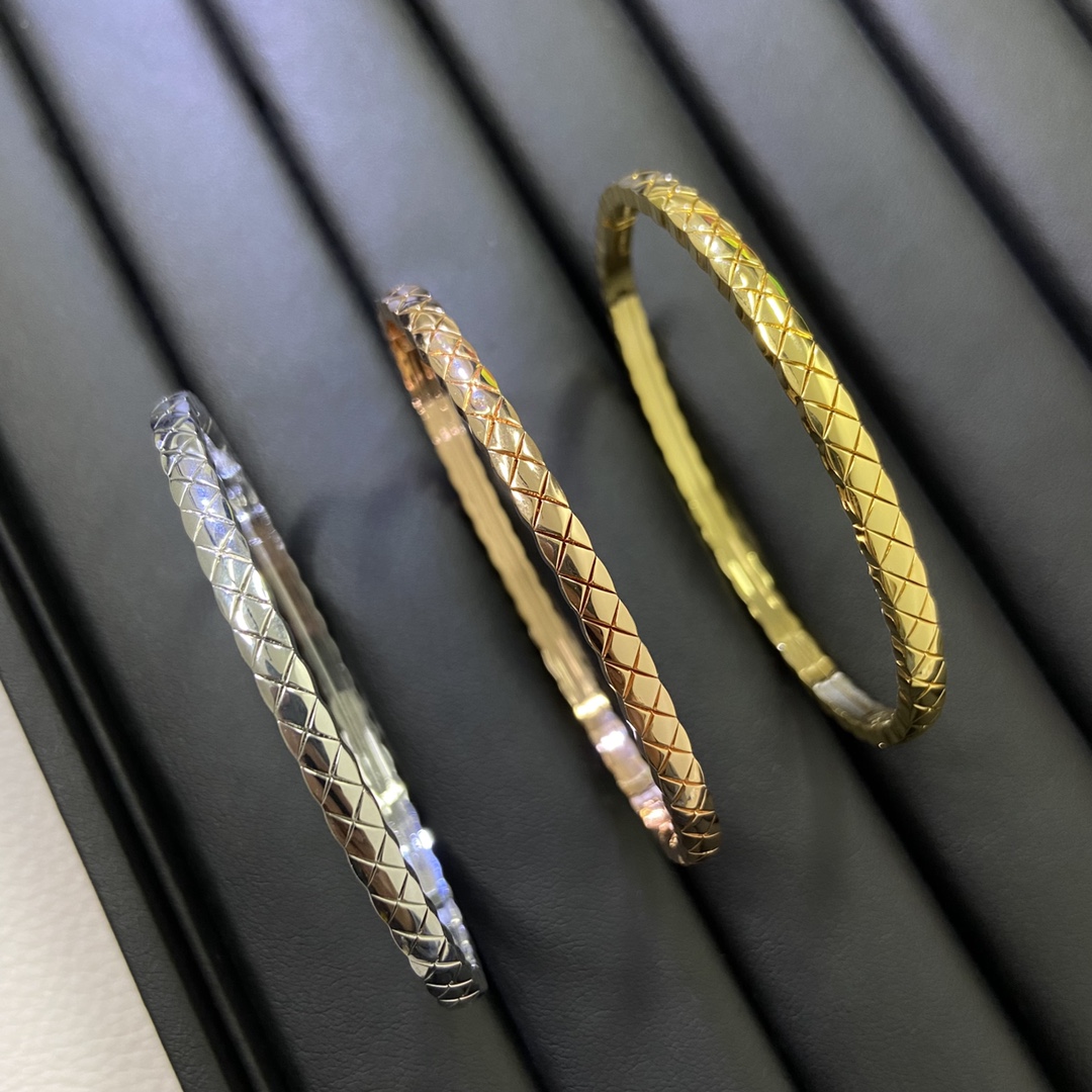 Chanel bracelet New high-version V gold version full diamond narrow rhombi bracelet