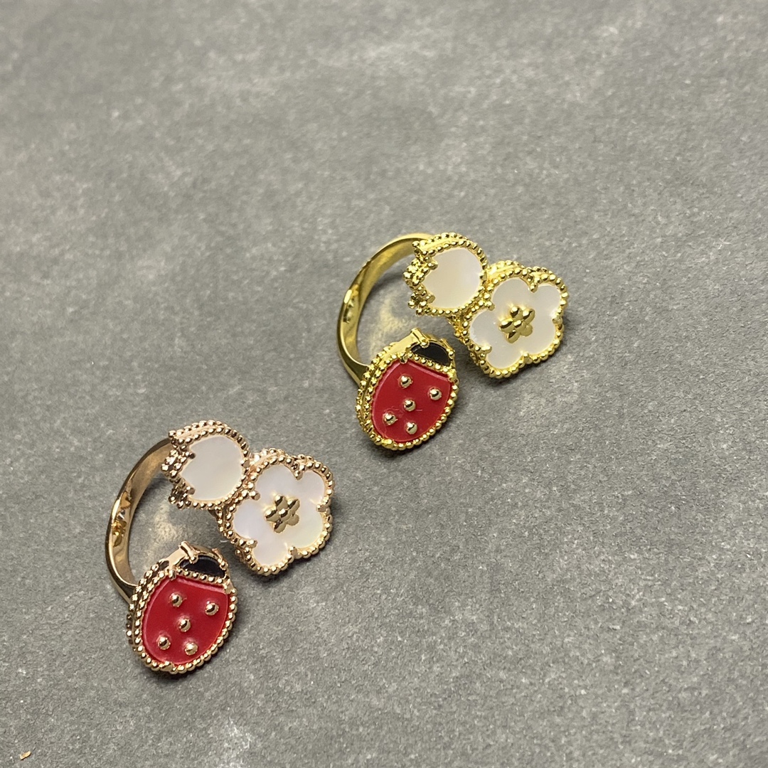 Van Cleef & Arpels Four-Leaf Clover Ring