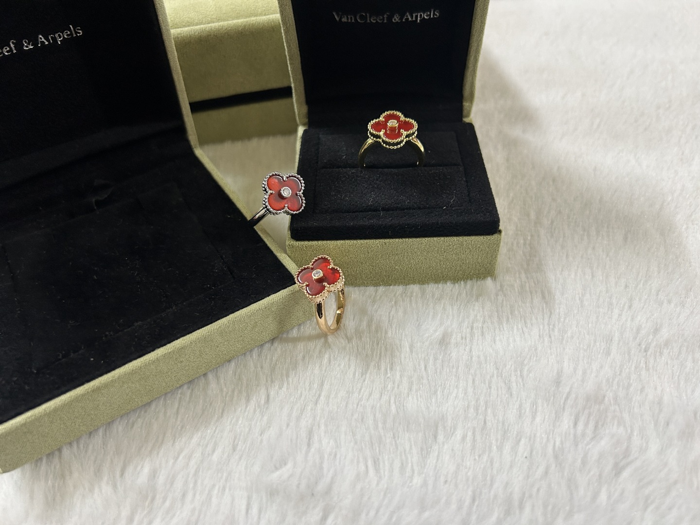 Van Cleef & Arpels carnelian four-leaf clover ring