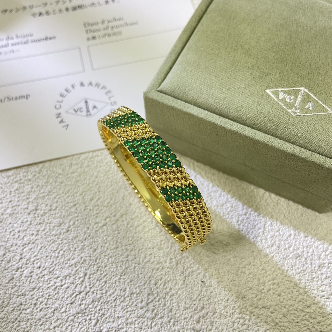 Van Cleef & Arpels diamond-set bangle