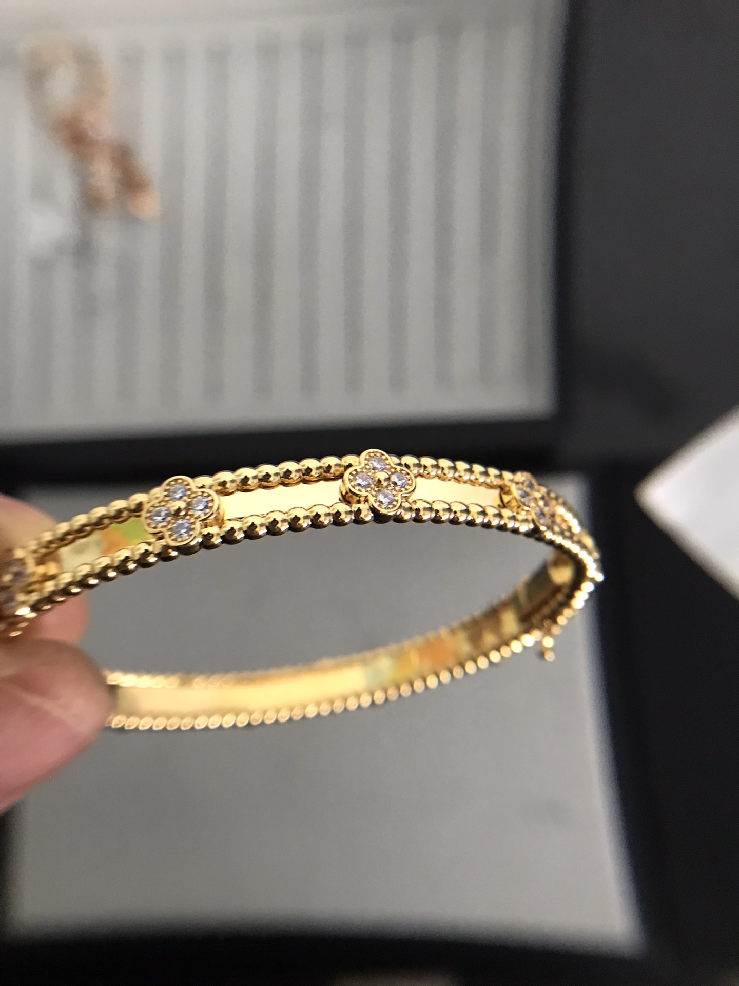 Van Cleef & Arpels Narrow Kaleidoscope Bangle