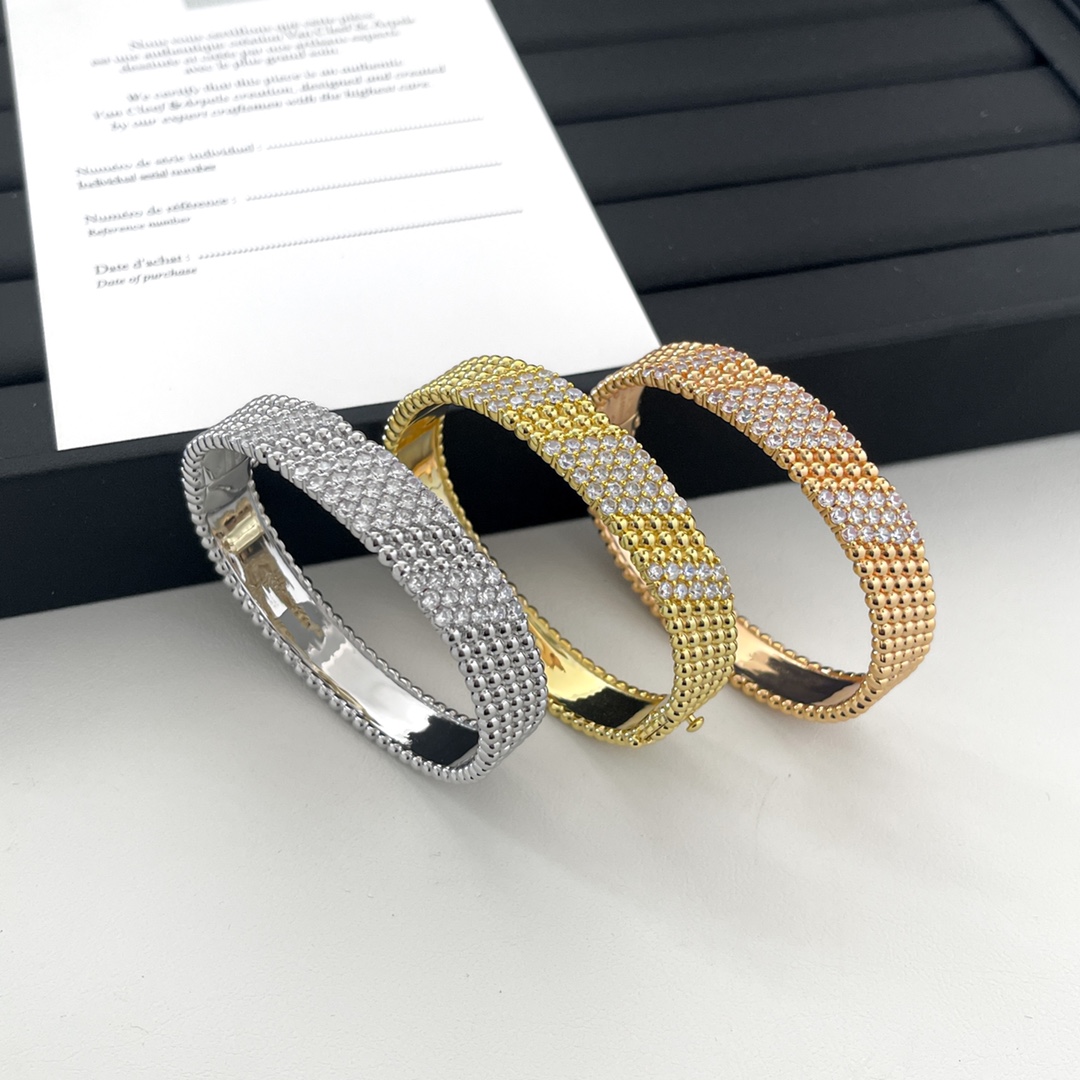 Van Cleef & Arpels diamond-set bangle