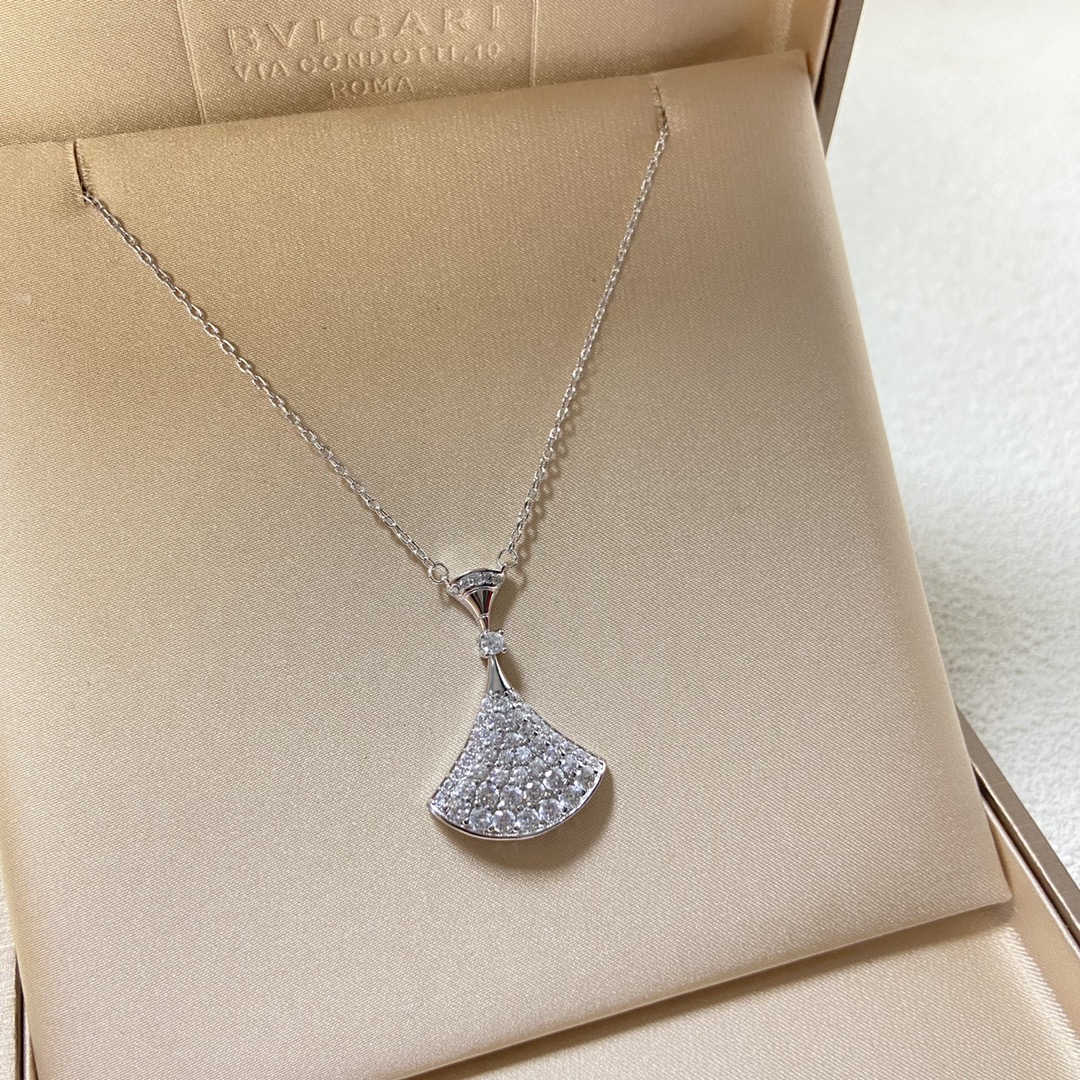 Bulgari necklace A classic diamond-filled double skirt necklace