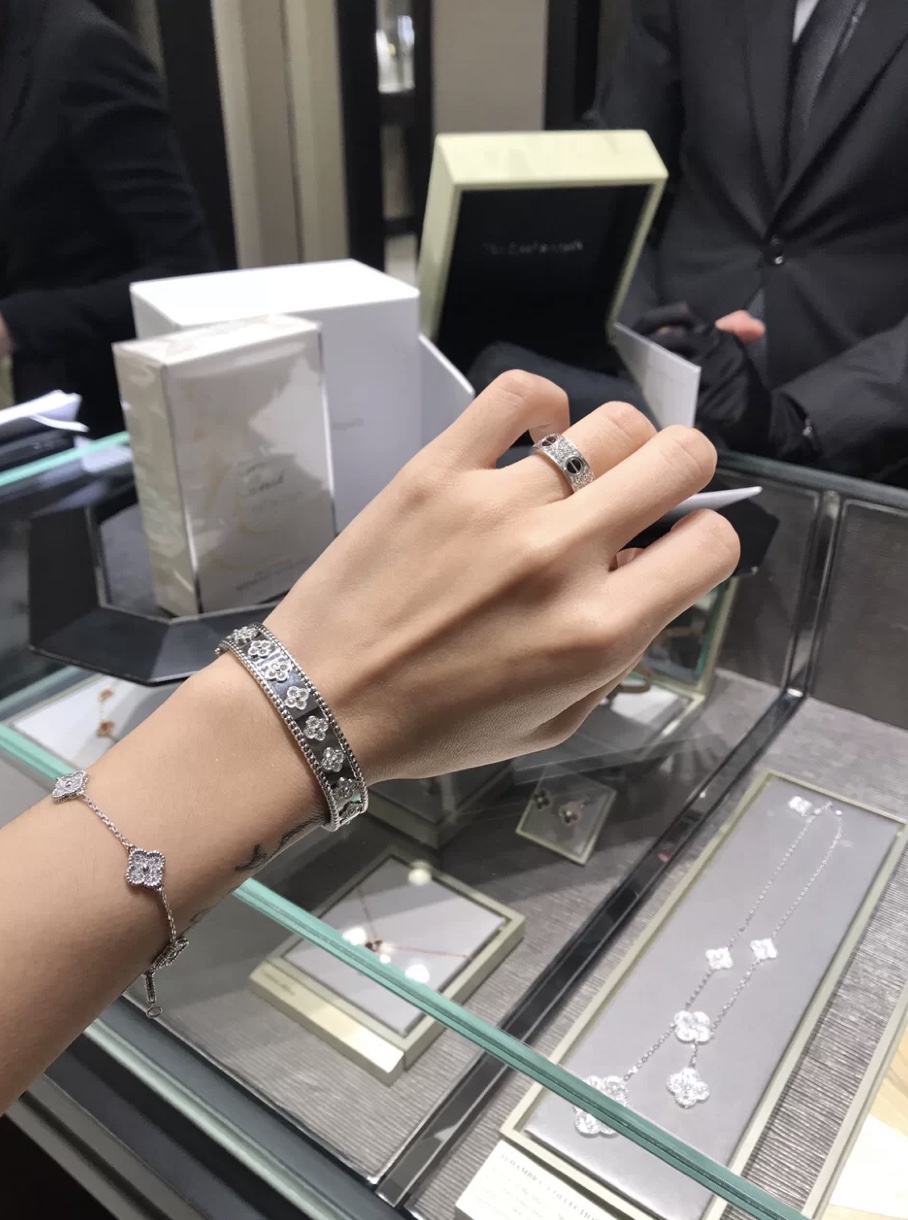 Van Cleef & Arpels Wide Kaleidoscope Bangle