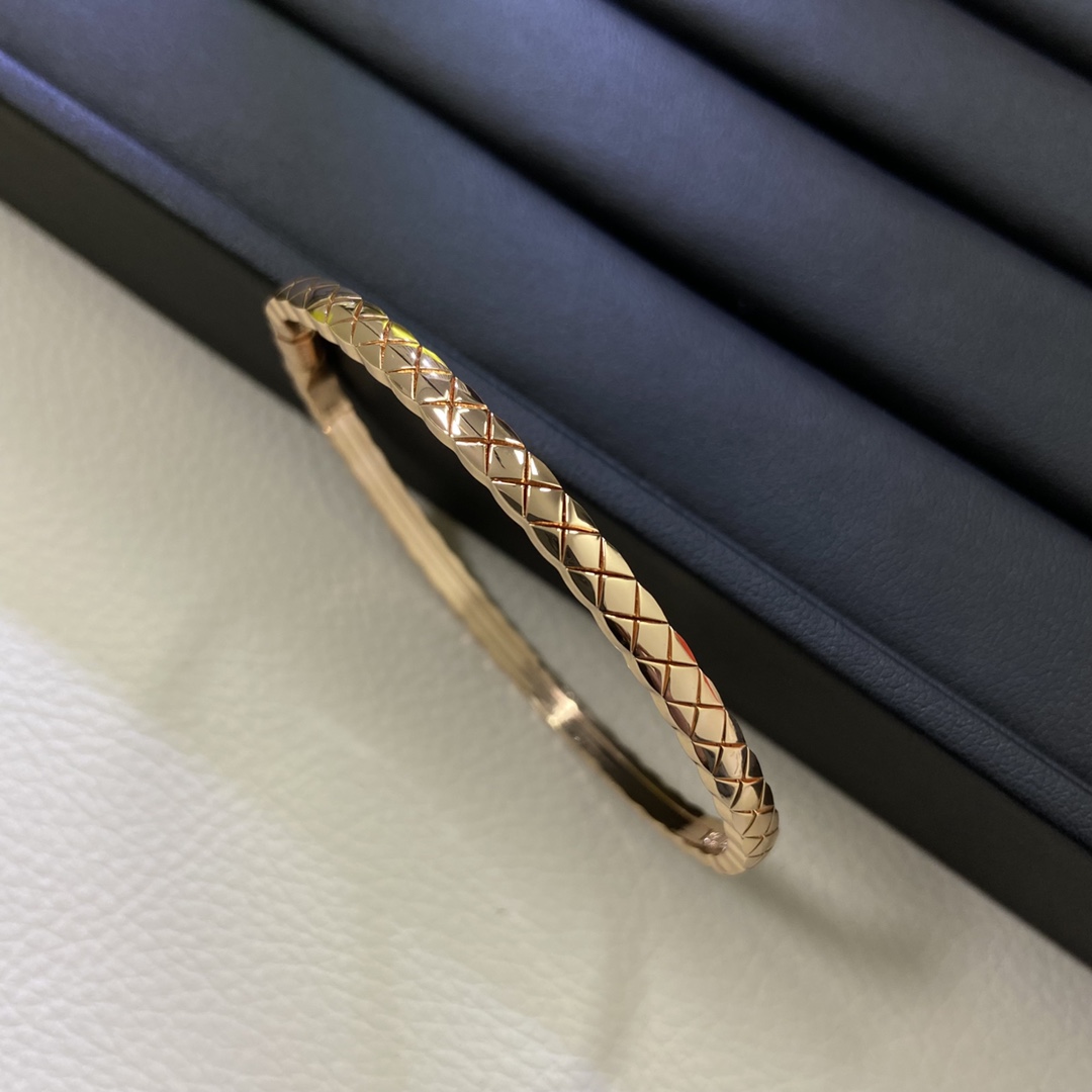 Chanel bracelet New high-version V gold version full diamond narrow rhombi bracelet