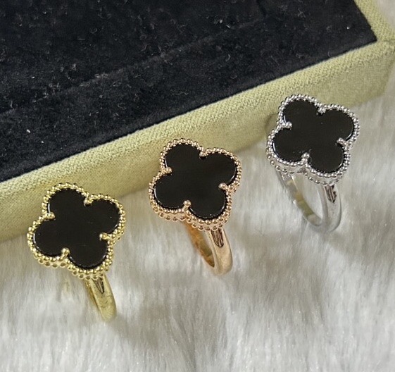 Van Cleef & Arpels black onyx ring