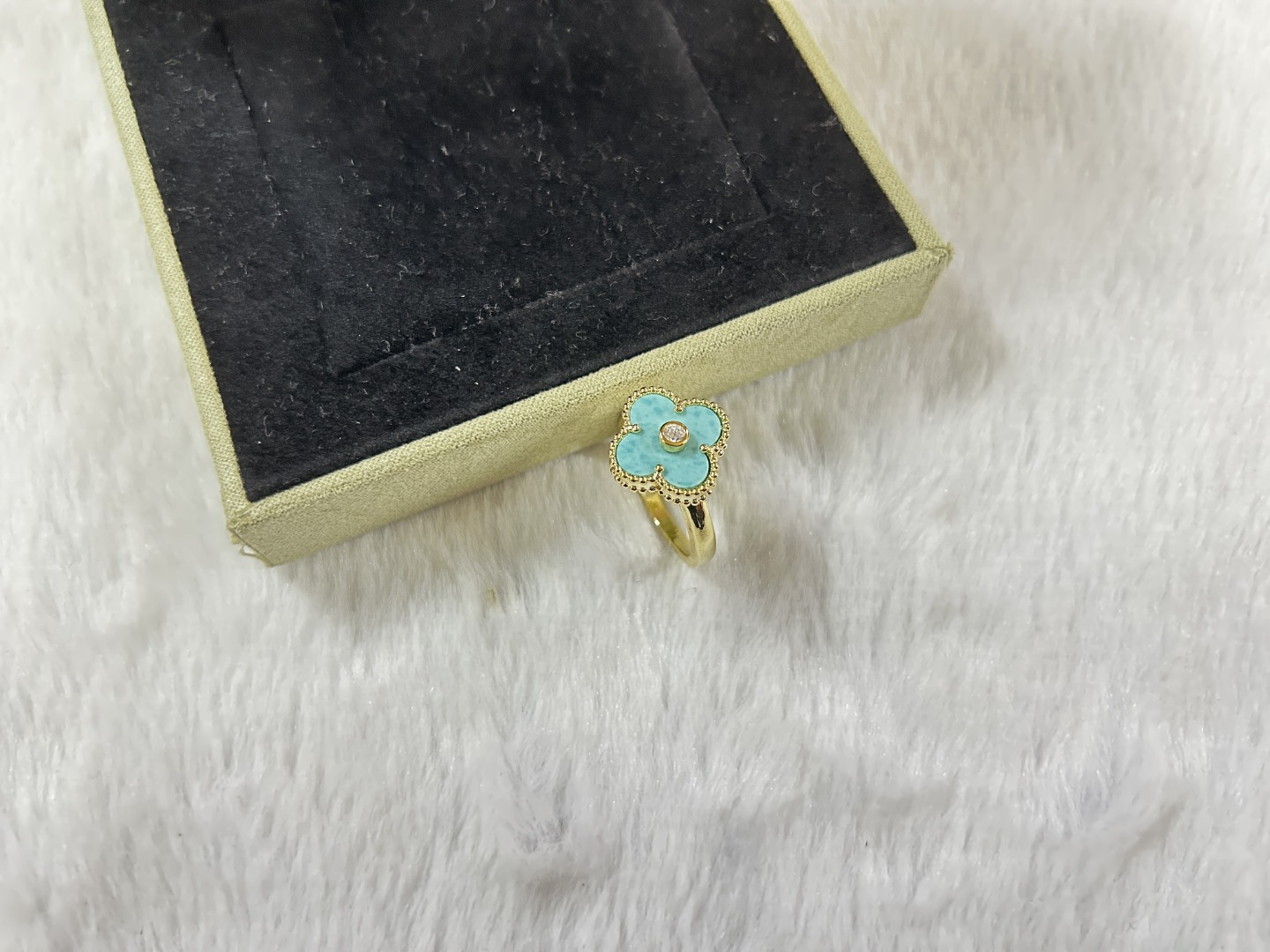 Van Cleef & Arpels mint blue four-leaf clover ring