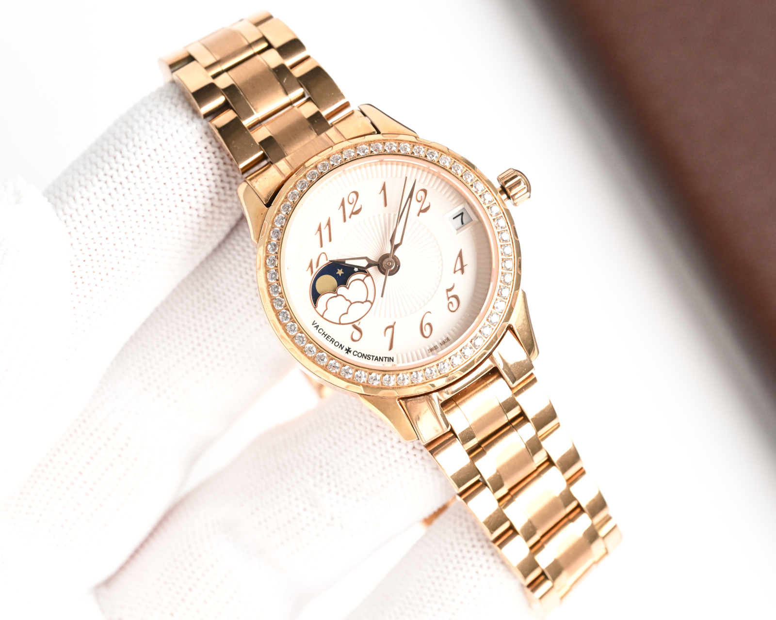 Vacheron Constantin's Lady Jewelry Collection, fashionable women's watch with a pearl mother-of-pearl dial.