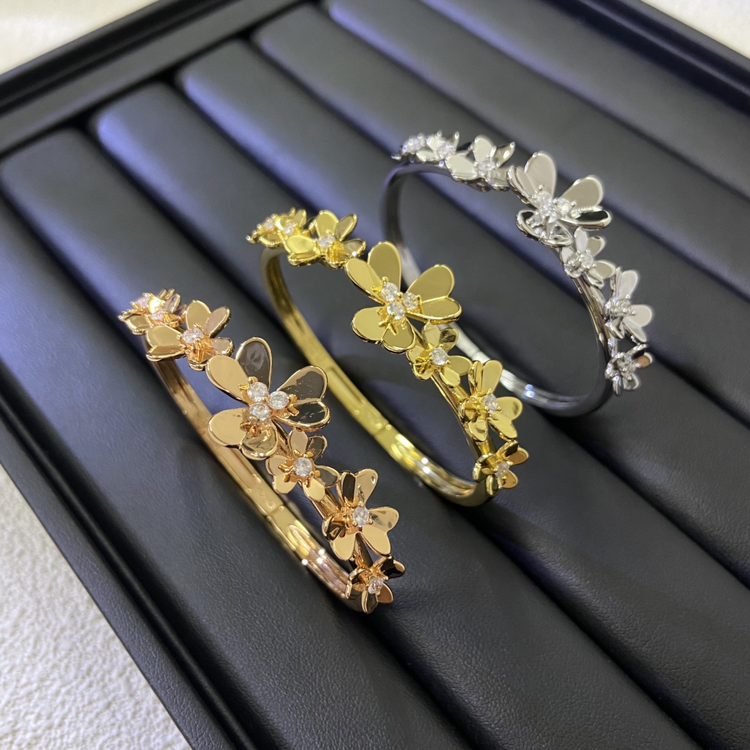 Van Cleef & Arpels Alhambra Multi-Flower Bangle