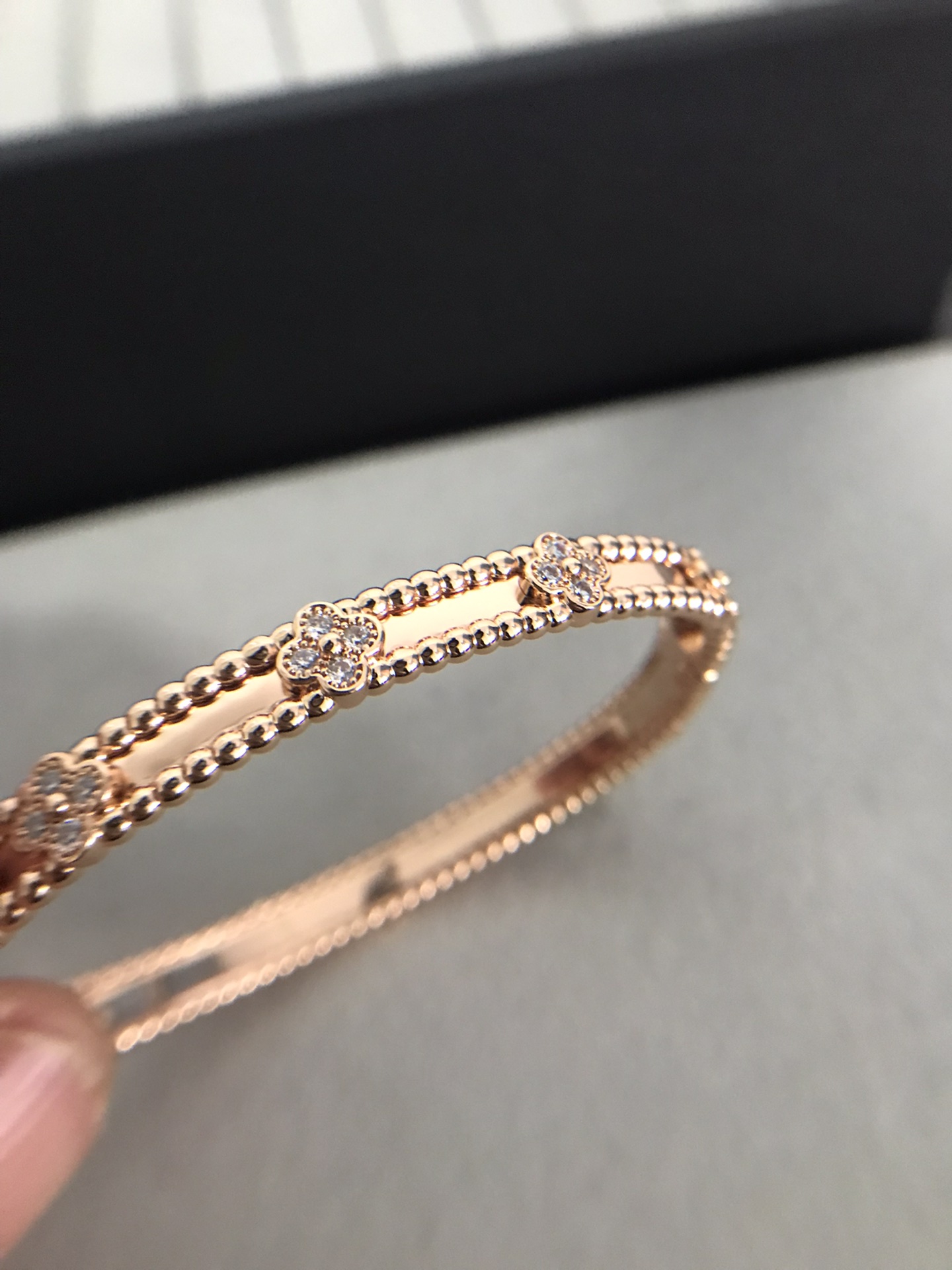 Van Cleef & Arpels Narrow Kaleidoscope Bangle