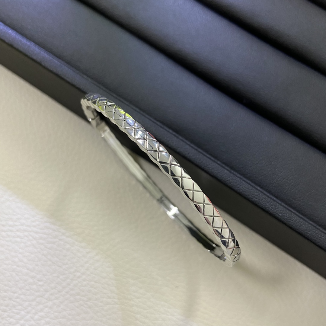 Chanel bracelet New high-version V gold version full diamond narrow rhombi bracelet