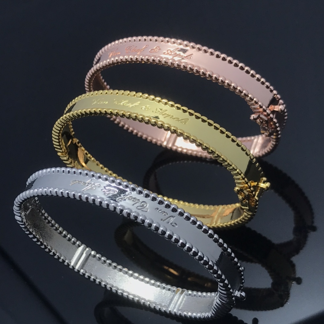 Van Cleef & Arpels Signature Bangle