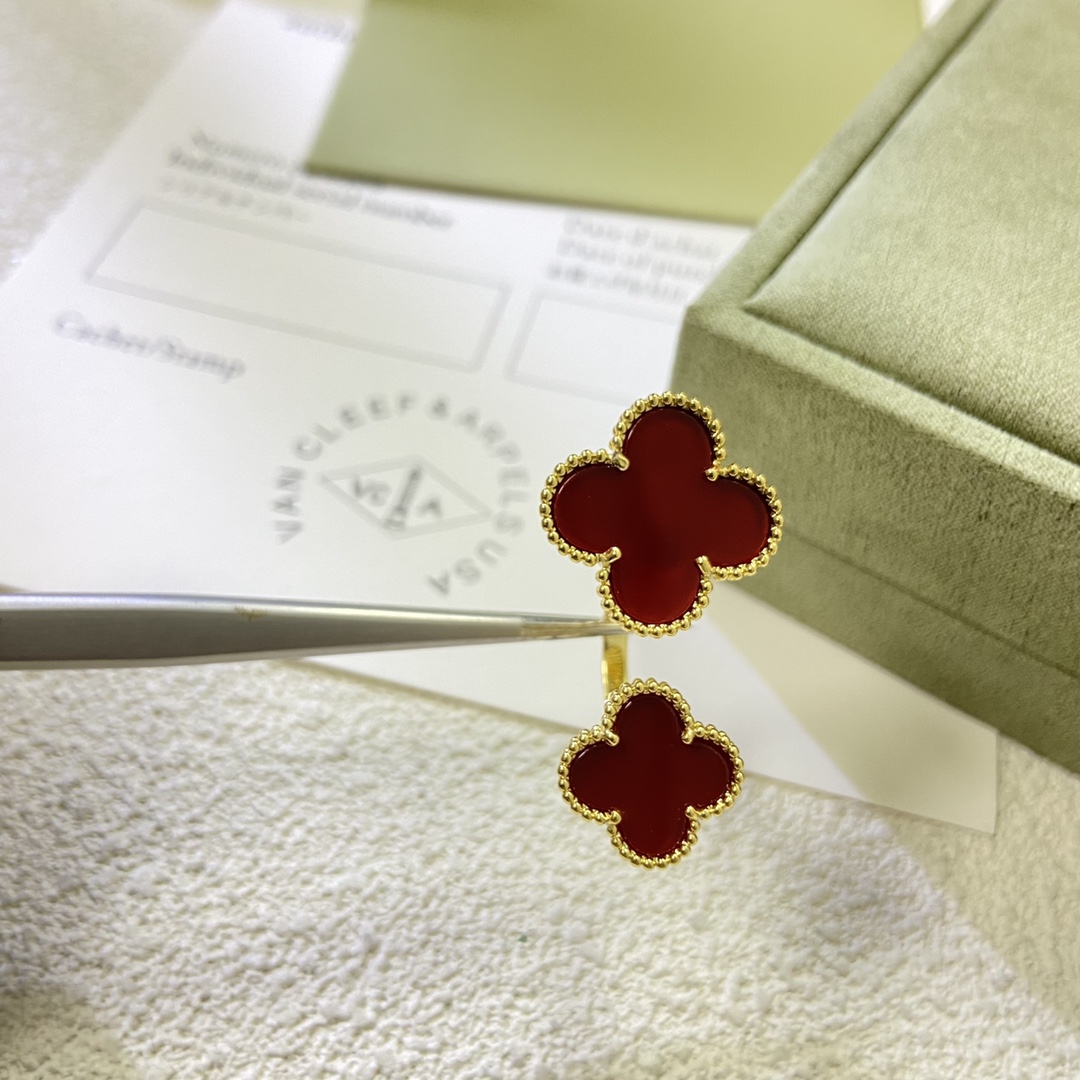 Van Cleef & Arpels Four-Leaf Clover Ring