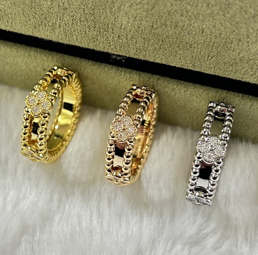 Van Cleef & Arpels Kaleidoscope Diamond Ring