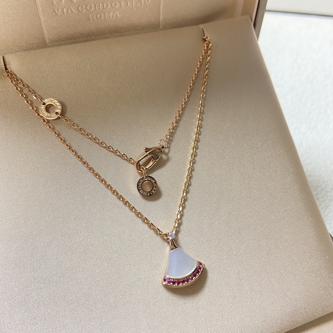 Bulgari necklace Pink diamond white mother-of-pearl small skirt necklace