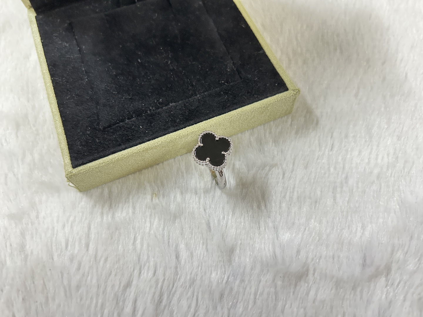 Van Cleef & Arpels black onyx ring