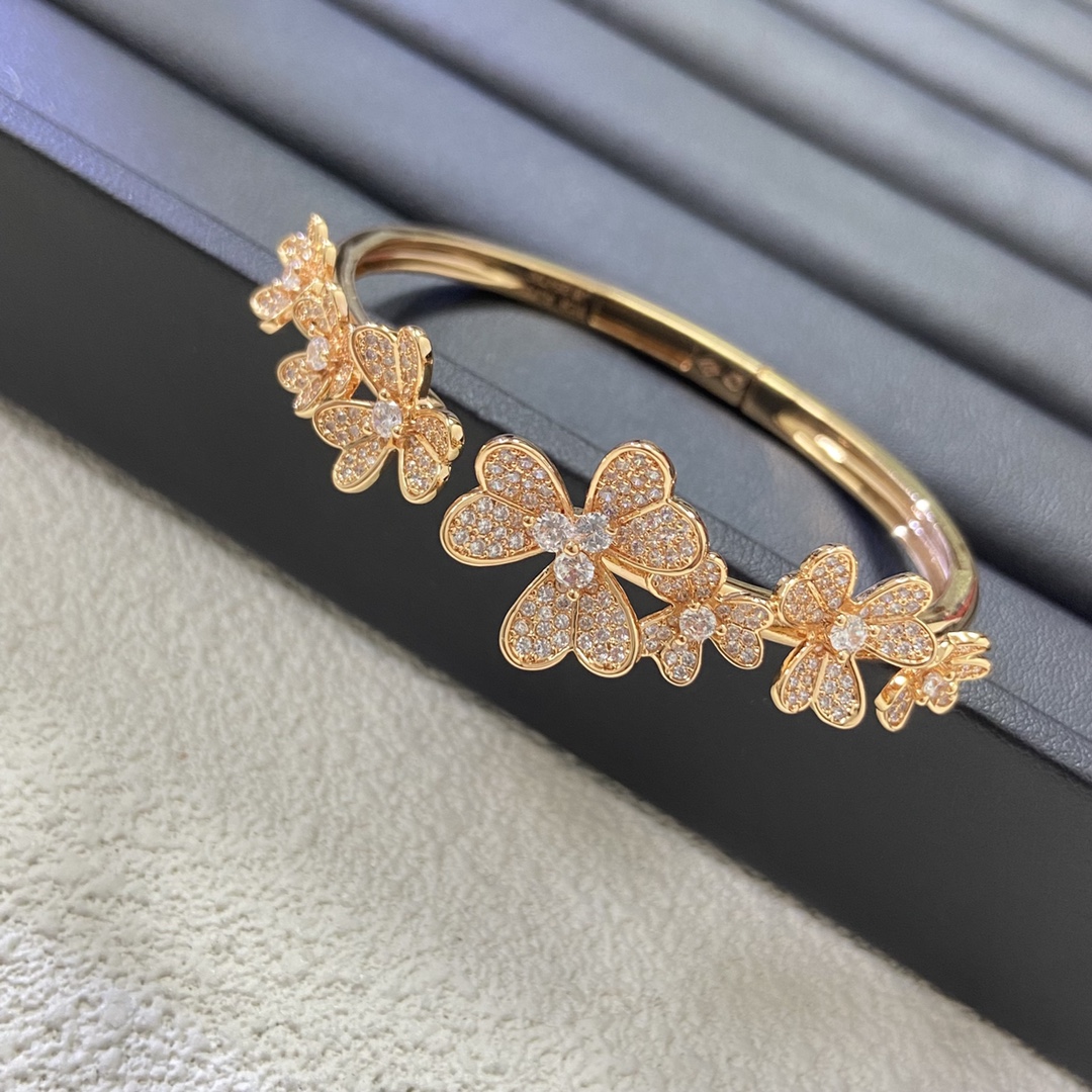 Van Cleef & Arpels Alhambra Multi-Flower Bangle