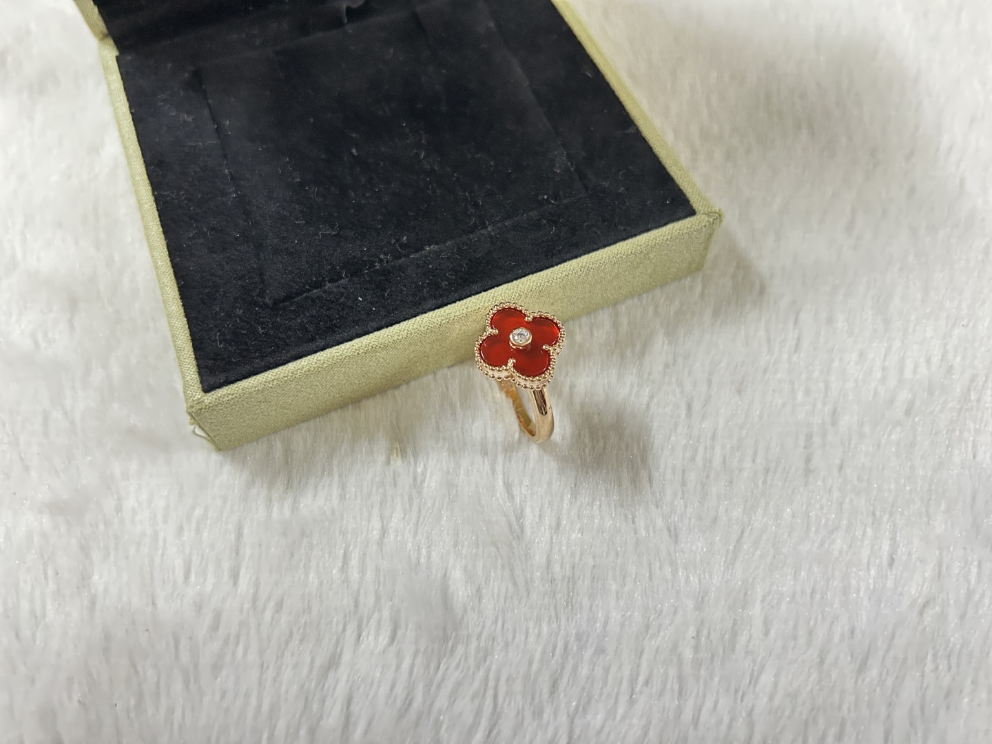 Van Cleef & Arpels carnelian four-leaf clover ring