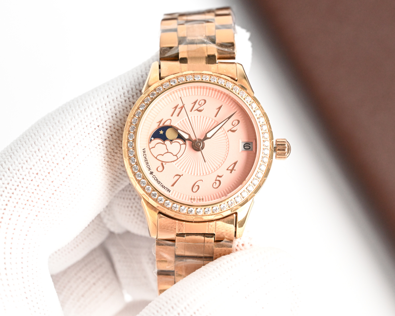 Vacheron Constantin's Lady Jewelry Collection, fashionable women's watch with a pearl mother-of-pearl dial.