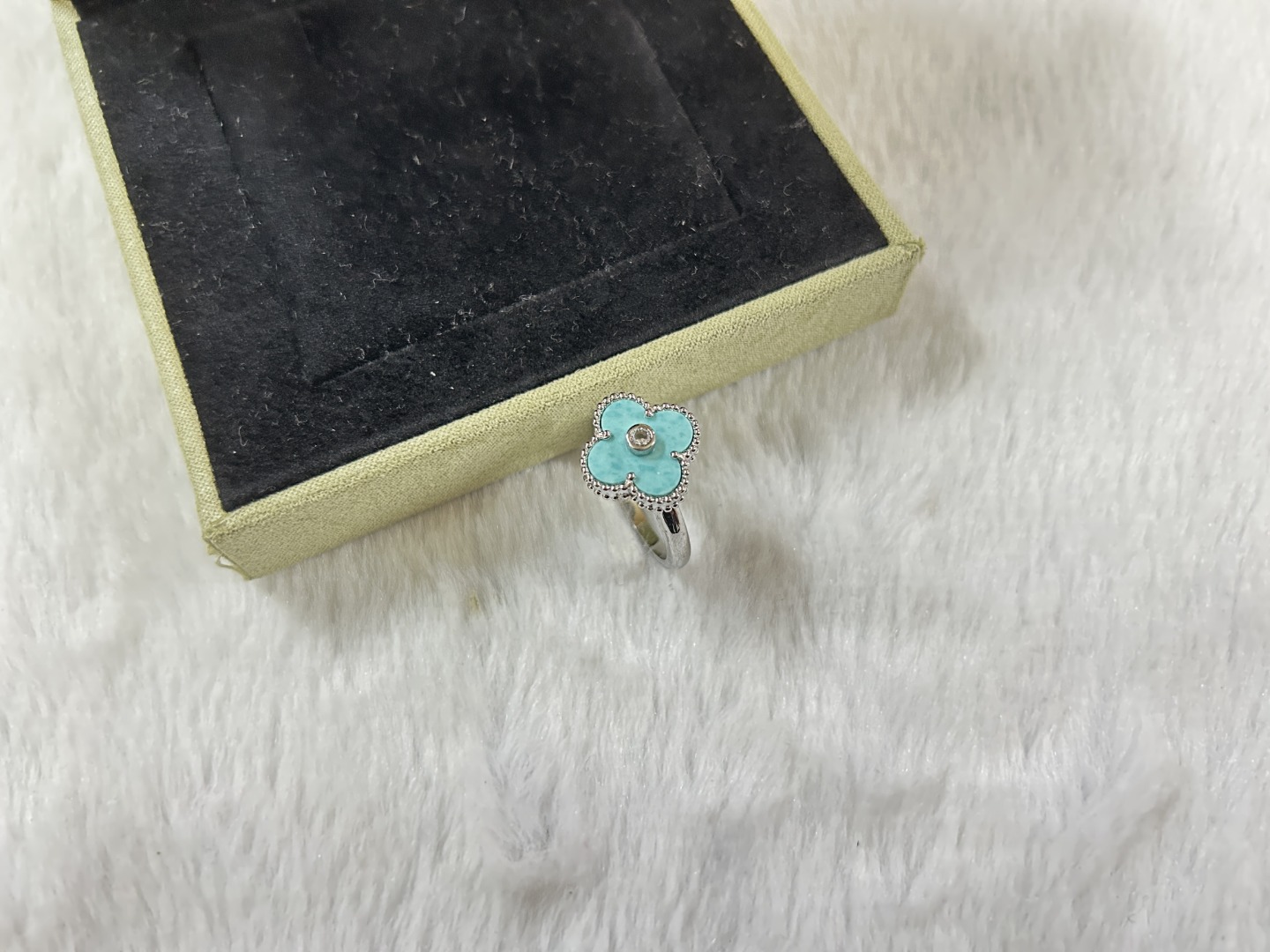 Van Cleef & Arpels mint blue four-leaf clover ring