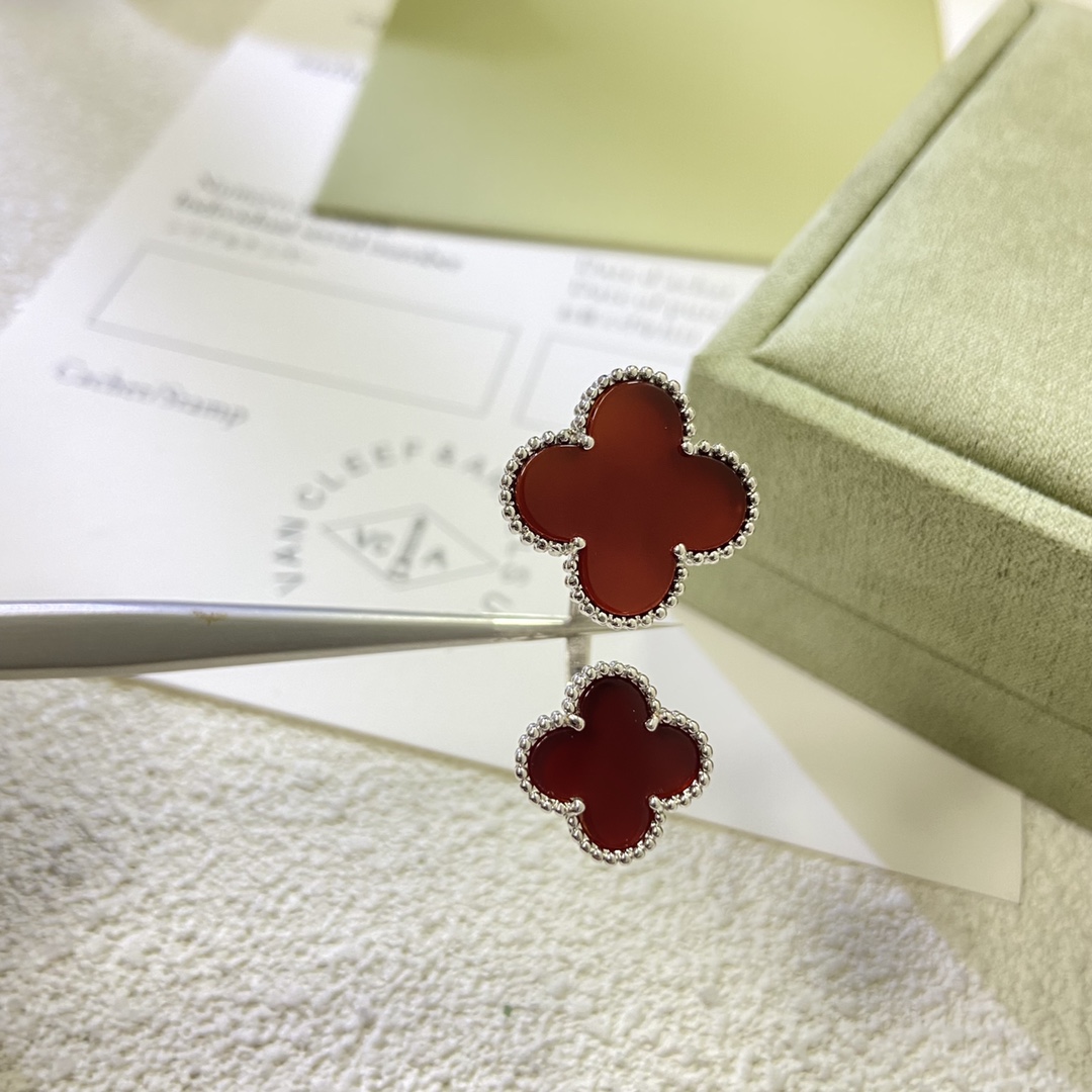 Van Cleef & Arpels Four-Leaf Clover Ring