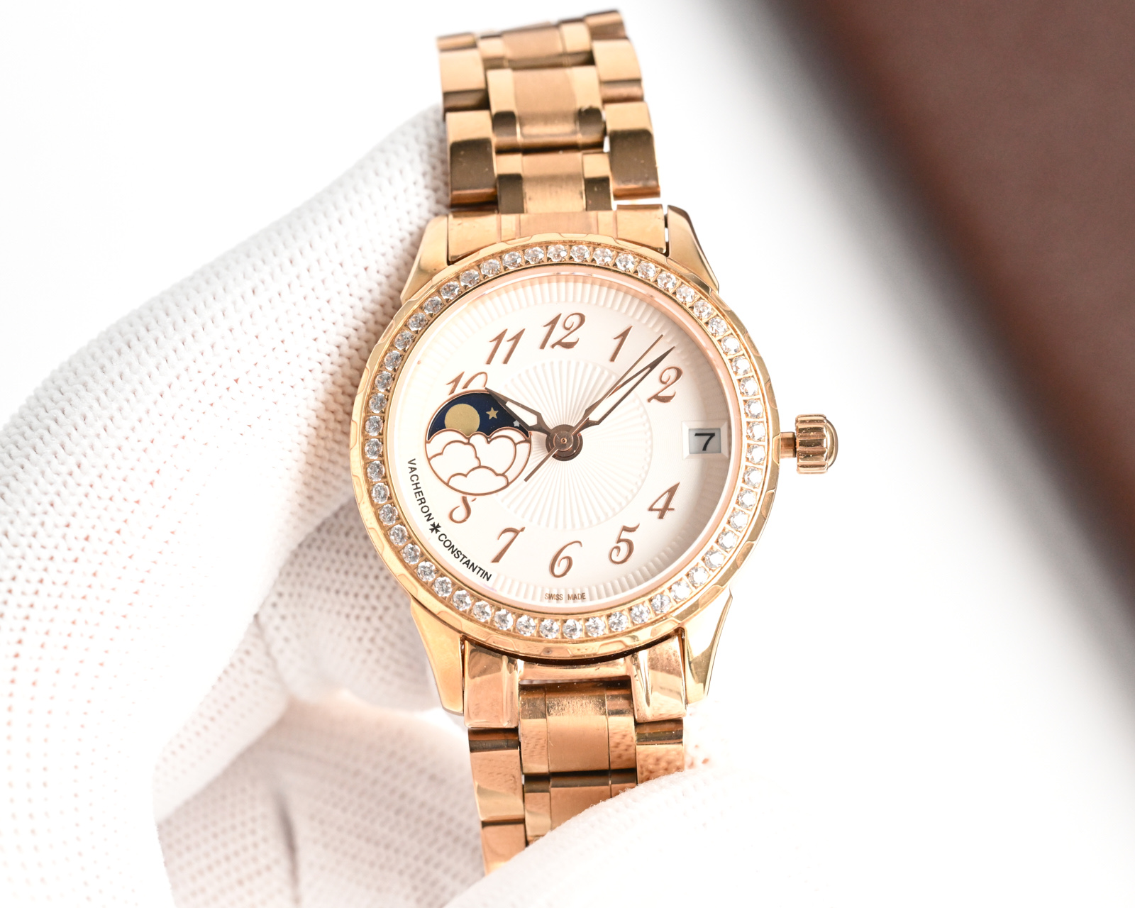 Vacheron Constantin's Lady Jewelry Collection, fashionable women's watch with a pearl mother-of-pearl dial.