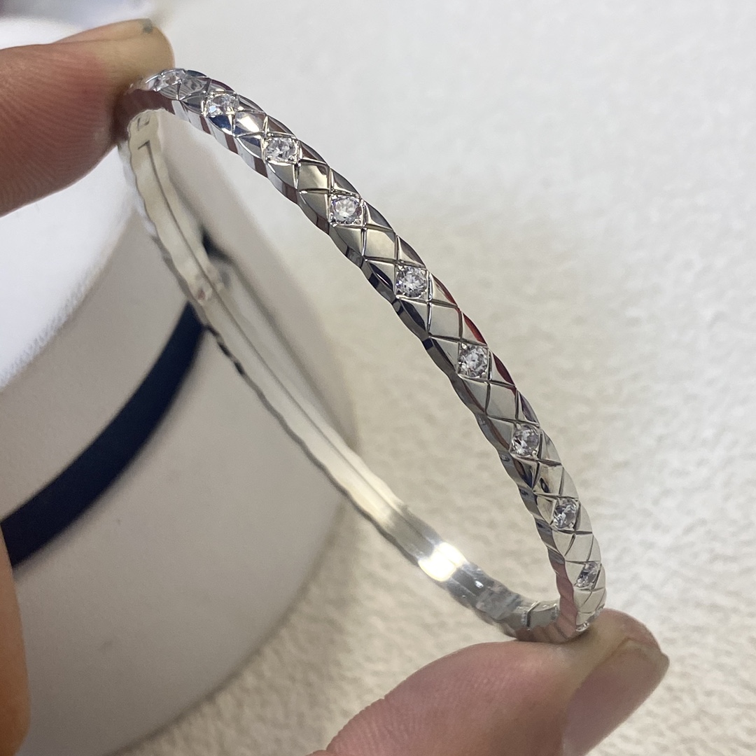 Chanel bracelet New high-version V gold version full diamond narrow rhombi bracelet