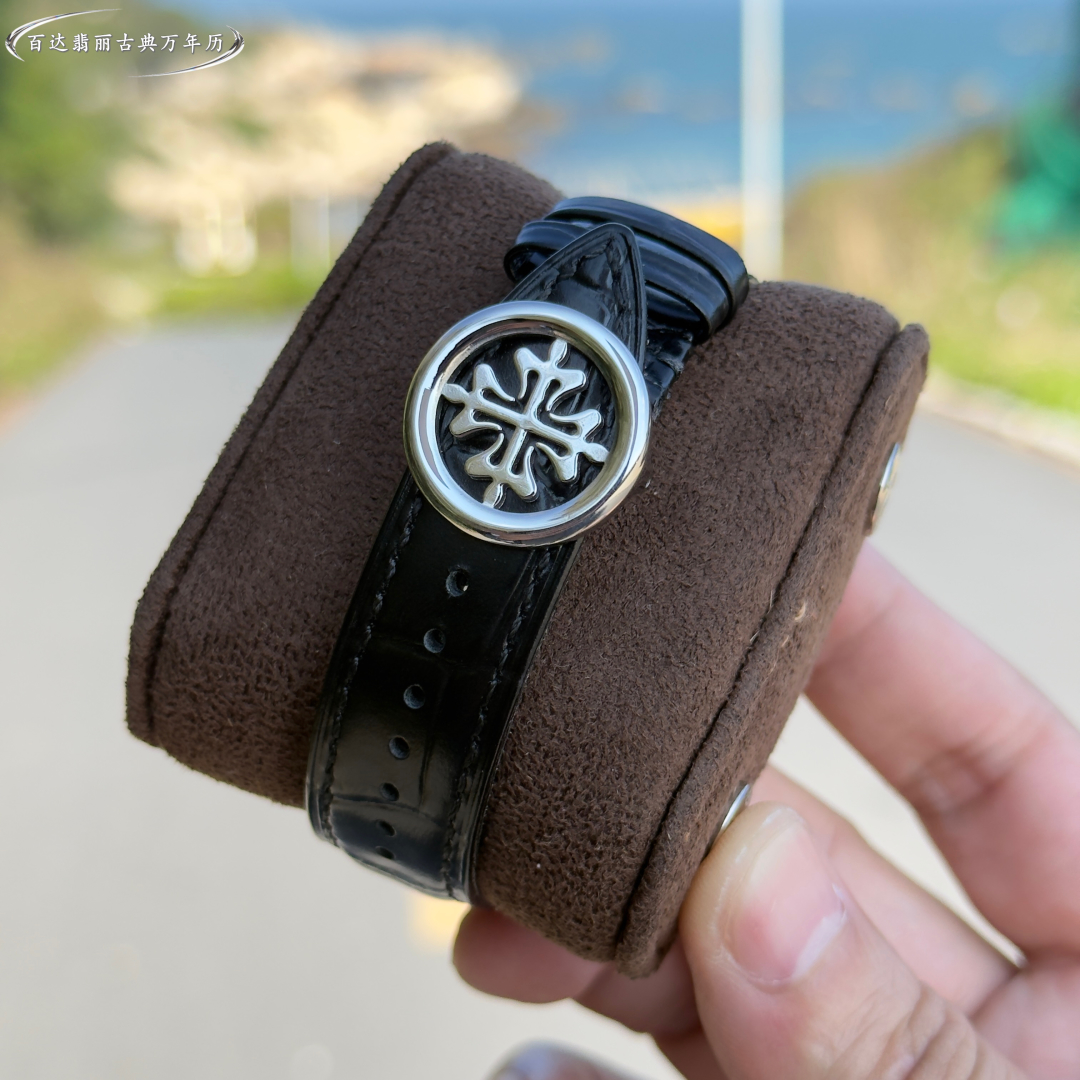 Best Collector's of the Year – Patek Philippe Classic Grand Complication Perpetual Calendar