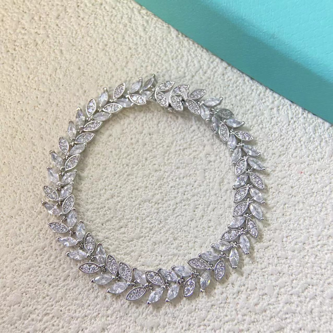 Tiffany Bracelet Multi-section diamond-set marquise leaf bracelet