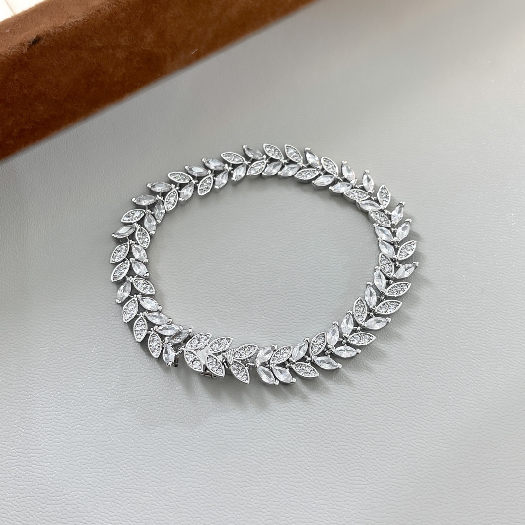 Tiffany Bracelet Multi-section diamond-set marquise leaf bracelet