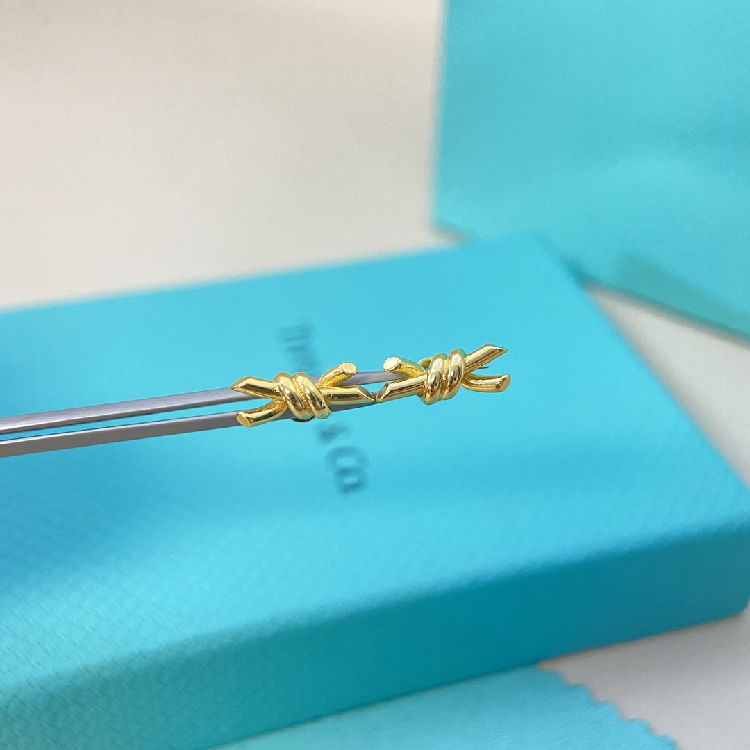 Tiffany Stud Earrings New glossy mini twisted string stud earrings
