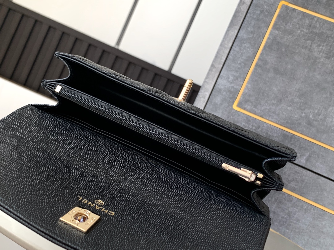 • 25C CHANEL Letter Handle Accordion Bag