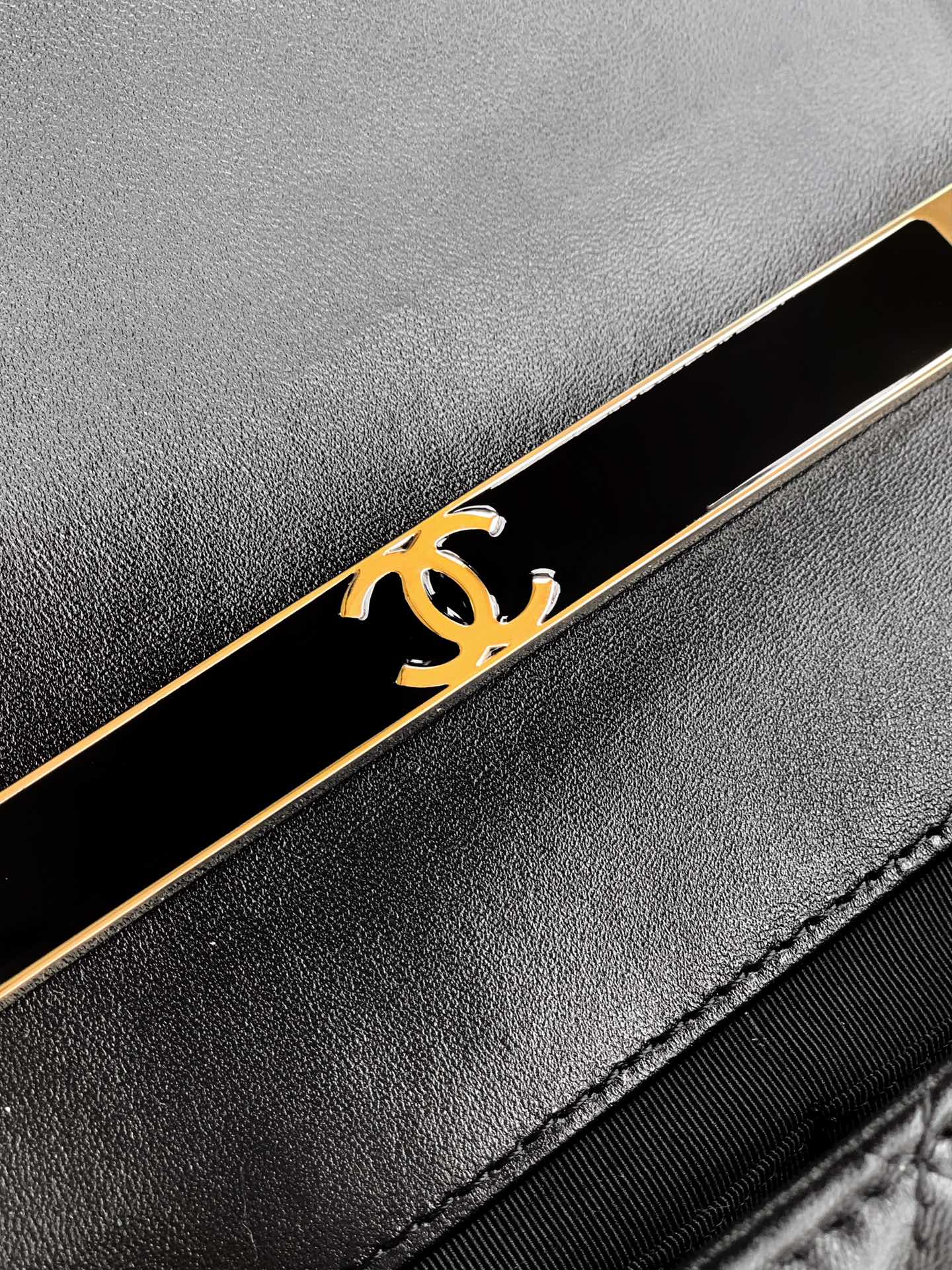 🐑 Sheepskin Black CHANEL 25P 🚩🚩🚩 Hidden Edition Handheld Evening Bag