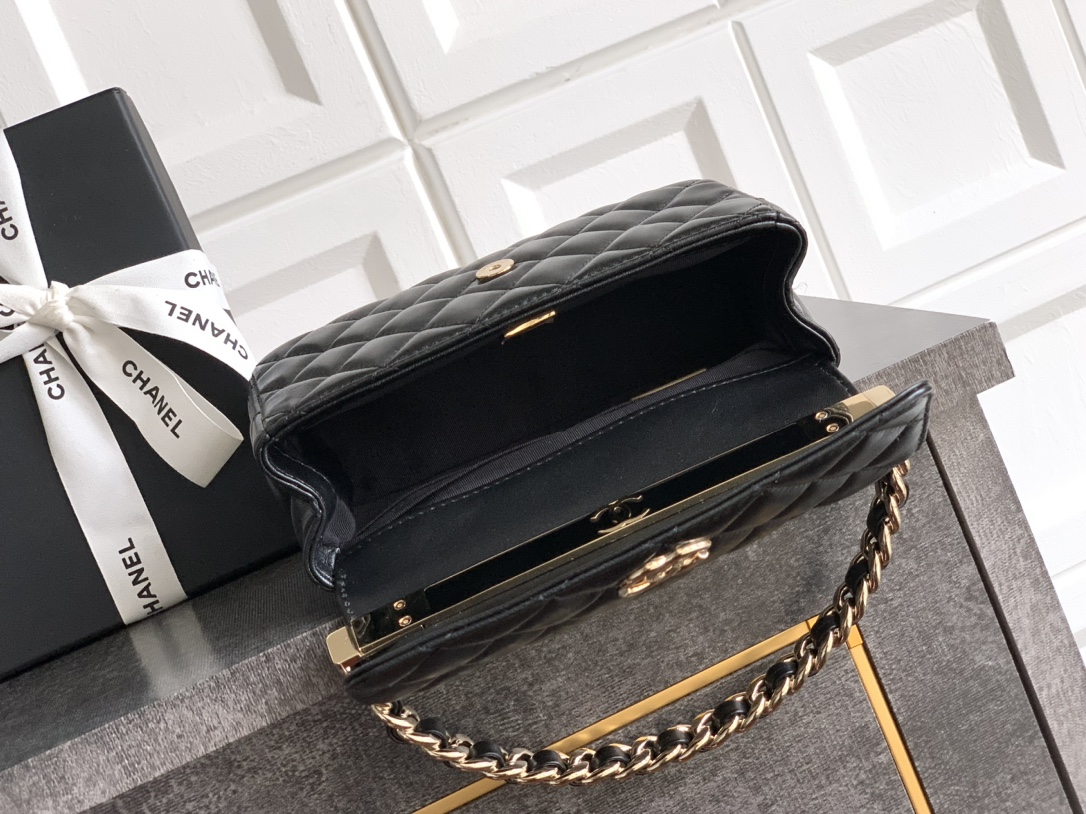 🐑 Sheepskin Black CHANEL 25P 🚩🚩🚩 Hidden Edition Handheld Evening Bag