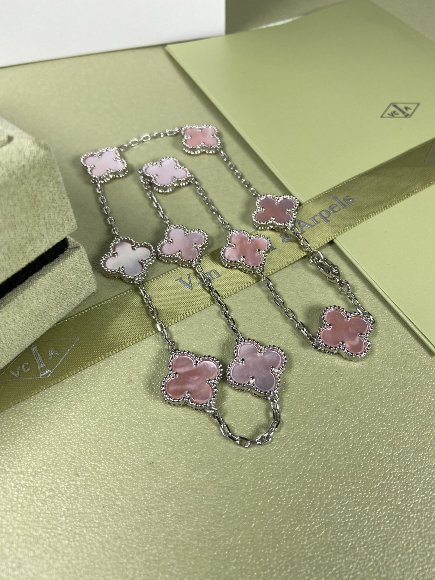 Van Cleef & Arpels Necklace VCA 10-Flower Pink Mother Pearl Necklace White Gold Yellow Gold Rose Gold