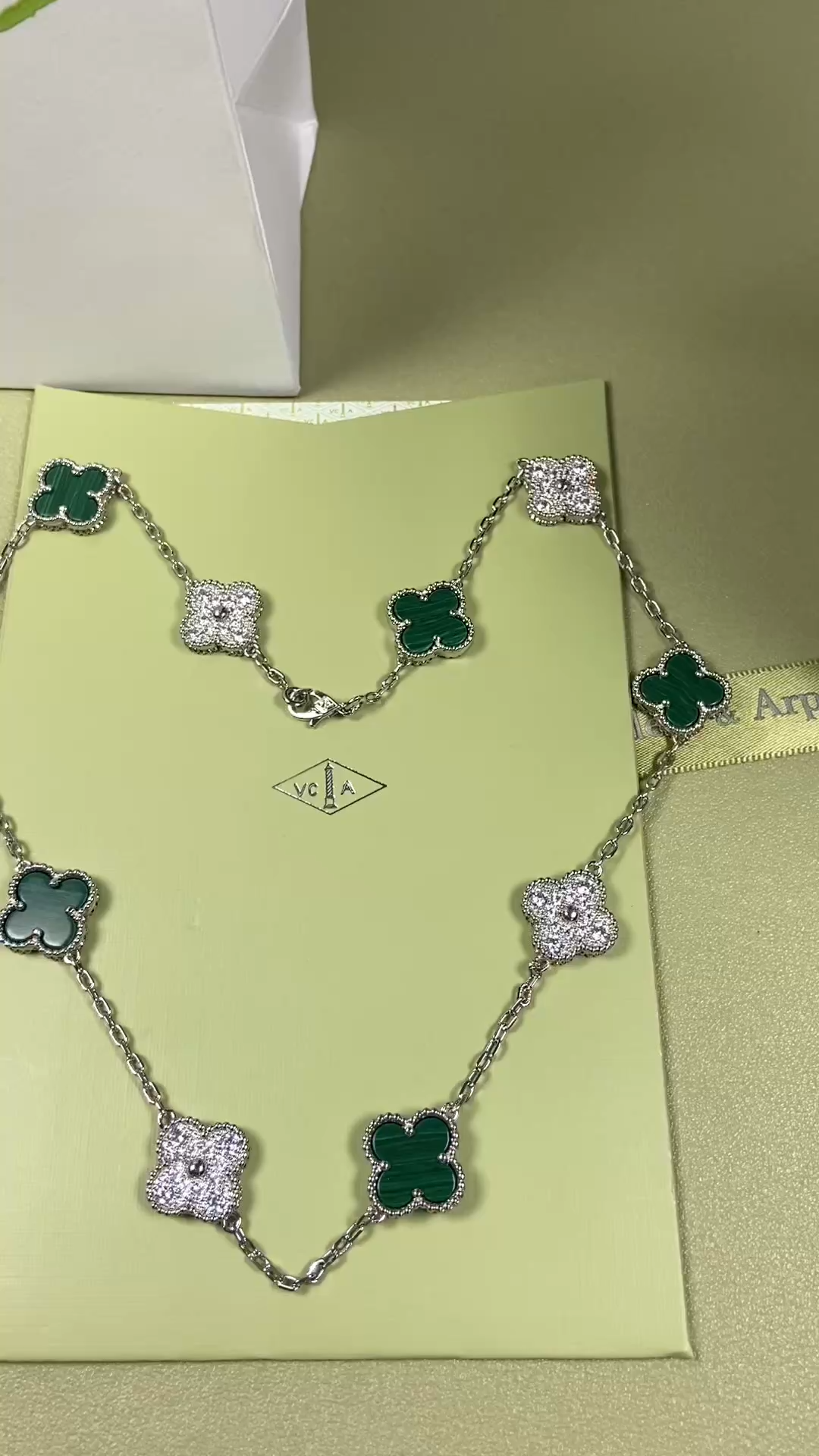 Van Cleef & Arpels Necklace VCA 10 Clovers Malachite Necklace White Gold Yellow Gold Rose Gold