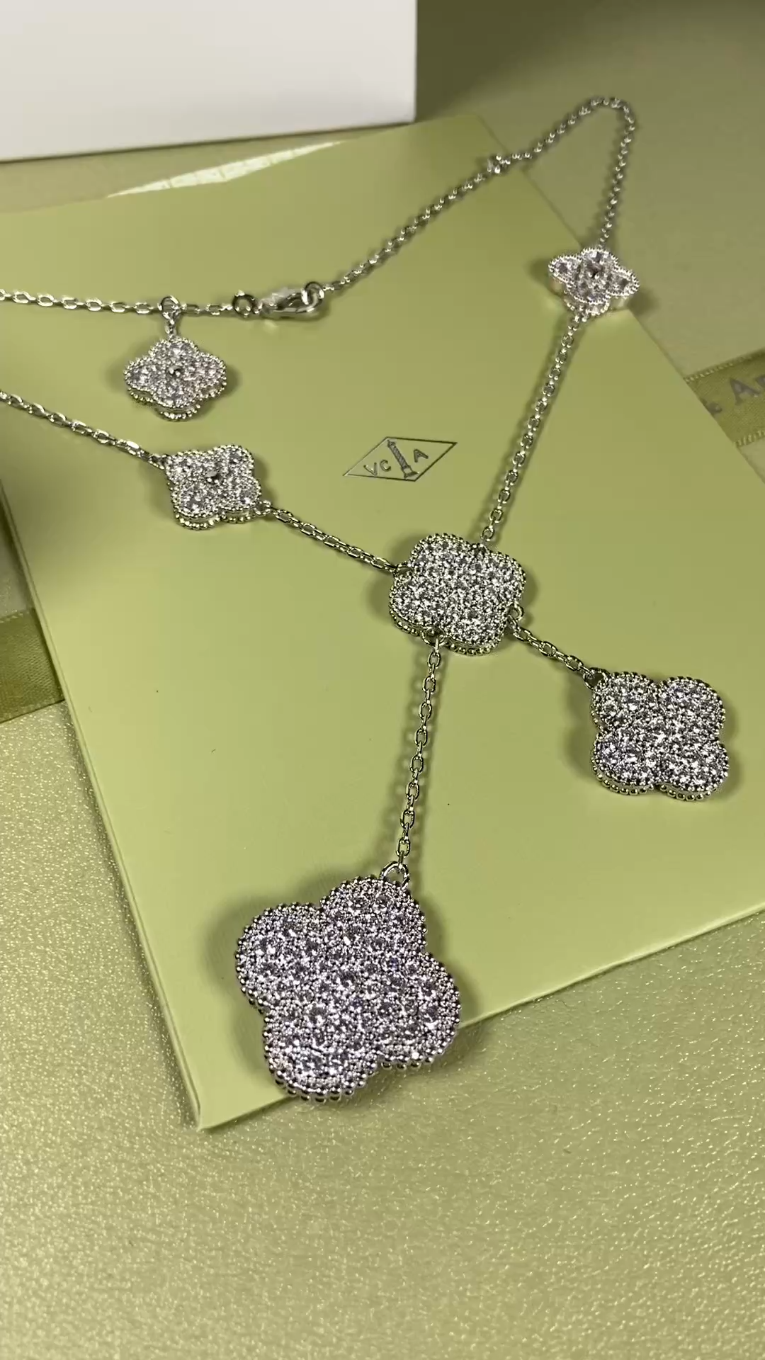 Van Cleef & Arpels Necklace VCA Size Six-Petal Irregular Full Diamond Necklace White Gold Yellow Gold Rose Gold